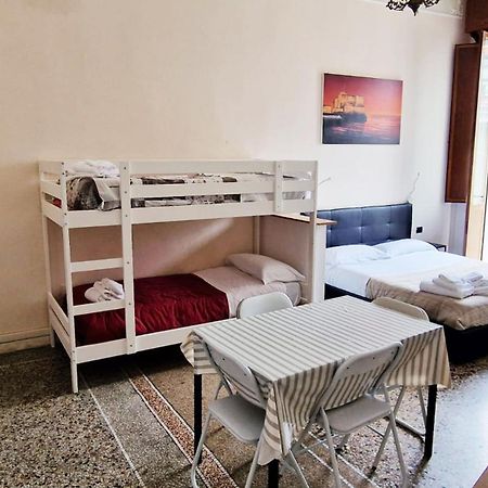 Bed and Breakfast Il Rifugio Di Garibaldi Nápoles Exterior foto